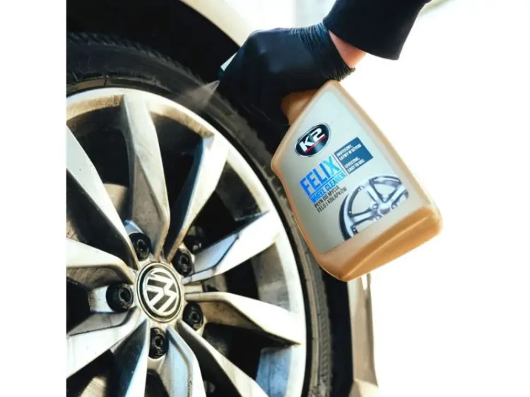K2 Felix Skuteczny Płyn Do Mycia Felg 750ml aplikacja preparatu