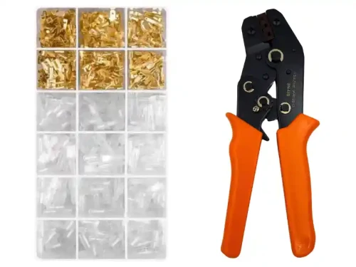 Zestaw konektorów i osłon z zaciskarką 600 szt.