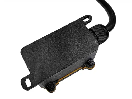 Przełącznik w obudowie hermetycznej IP65 20A 24V z przewodem 40 cm i końcówkami M6 - tył