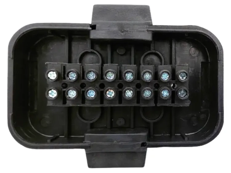 Puszka 8 styków wnętrze