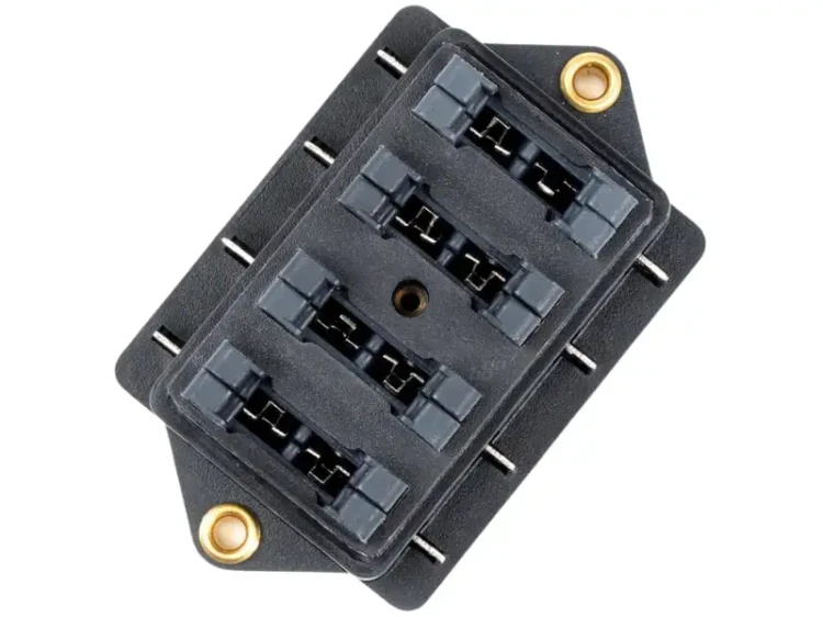 Skrzynka na 4 bezpieczniki UNI_2