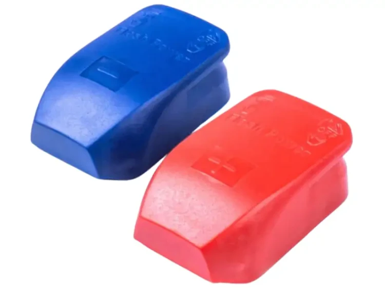Klemy akumulatora samozaciskowe z kolorowymi osłonami